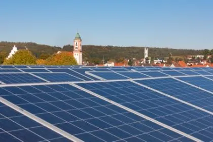 Es gibt sonnige Nachrichten - die Krumbacher Sonnenbeteiligungen schütten 6 % bzw. 8 % aus Bild: Es gibt sonnige Nachrichten - die Krumbacher Sonnenbeteiligungen schütten 6 % bzw. 8 % aus