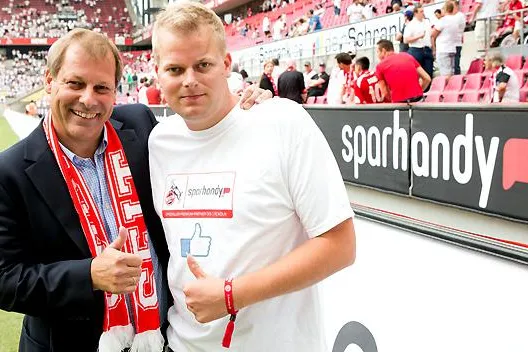 Sparhandy.de ist ab sofort Premium-Sponsor des 1. FC Köln Bild: Sparhandy.de ist ab sofort Premium-Sponsor des 1. FC Köln