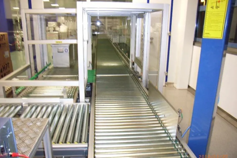 Bild: Effizienter Materialfluss im Reinraum