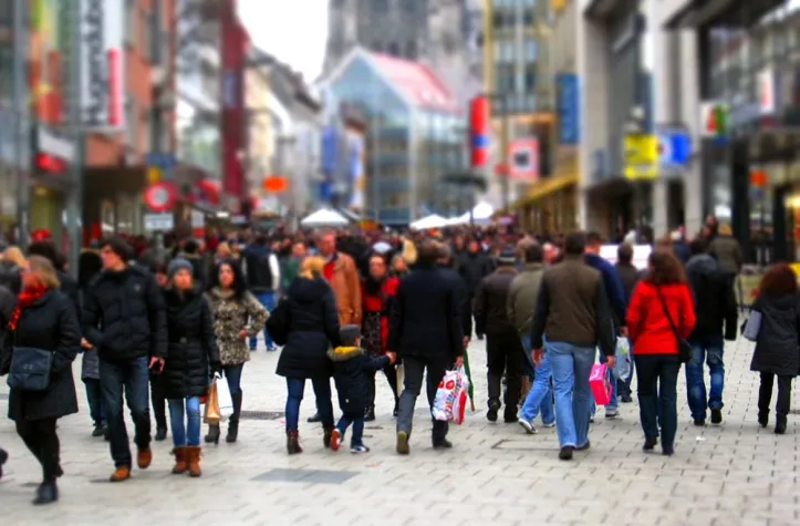 Bild: Umfrage zu Weihnachtseinkäufen in Bremen – Frauen kaufen früher, Männer geben mehr Geld aus