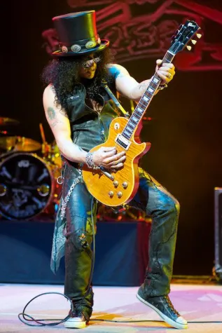 Bild: Mogami veröffentlicht Patchkabel für Effekt-Pedale, Härtetest auf Tournee von Gitarren-Legende Slash bestanden