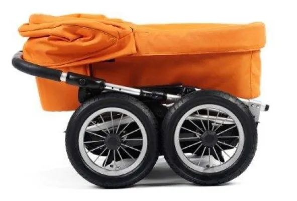 Bild: BRIO macht mit neuen Spielwaren, Kinderwagen und -möbeln HAPPY auf der Kind+Jugend 2007