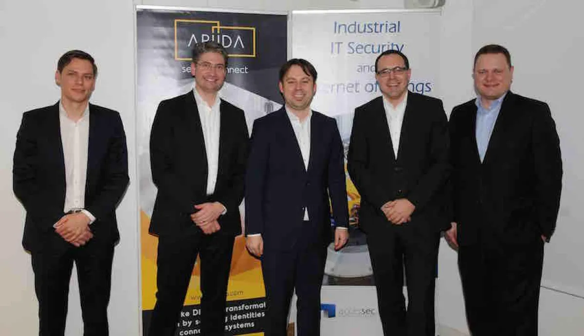 von lins nach rechts: Markus Müller (Vorstand, APIIDA AG), Sebastian Rohr (Vorstand, APIIDA AG), Dr.