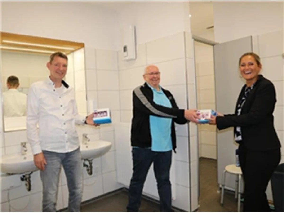 Von links: Cornelius Peters, Leiter des Bereichs Soziale Dienste, Ehrenamtlicher Werner Kalle u