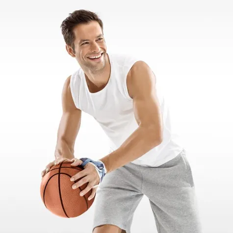 Sommer ist Hochsaison für den Sport: Spezialbandagen und Sportstrümpfe unterstützen Hobbysportler und Profis Bild: Sommer ist Hochsaison für den Sport: Spezialbandagen und Sportstrümpfe unterstützen Hobbysportler und Profis