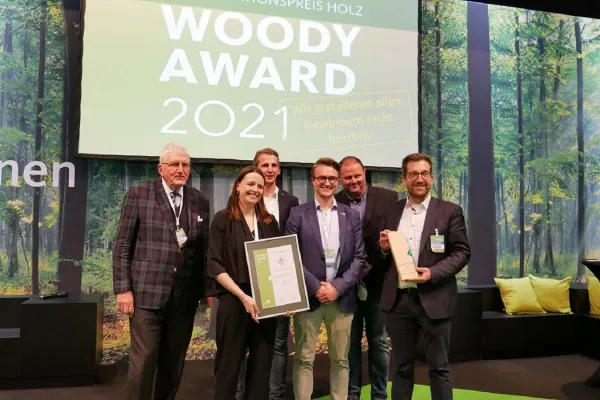 Bild: Roggemann erhält Woody Award 2021