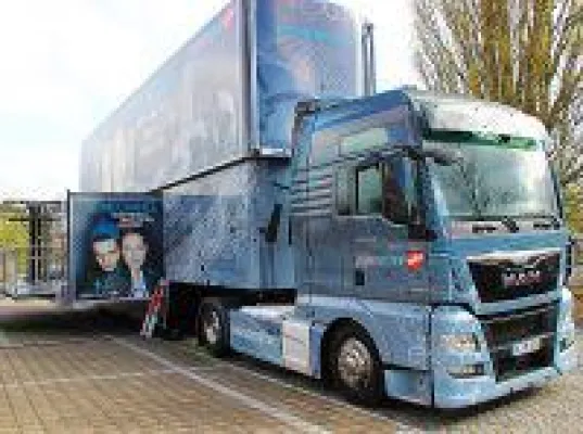 Bild: Nachwuchsgewinnung für technische Berufe auf Achse - im M+E InfoTruck und beim bbw in Frankfurt (Oder)