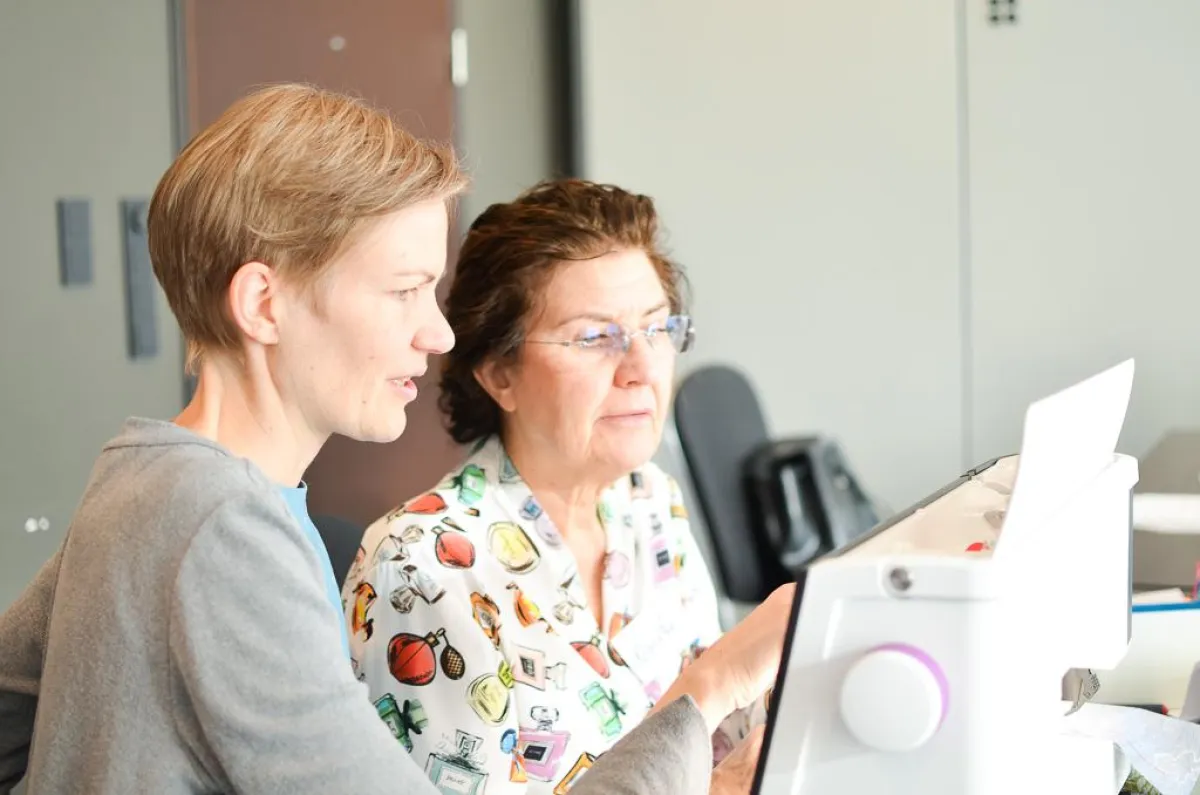 Gemeinsam nähen bei der Elle Puls Nähcamp-Tour