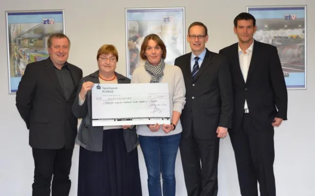 Der Logistikdienstleister ZTV spendet an den Förderverein zugunsten krebskranker Kinder Krefeld e.V. Bild: Der Logistikdienstleister ZTV spendet an den Förderverein zugunsten krebskranker Kinder Krefeld e.V.