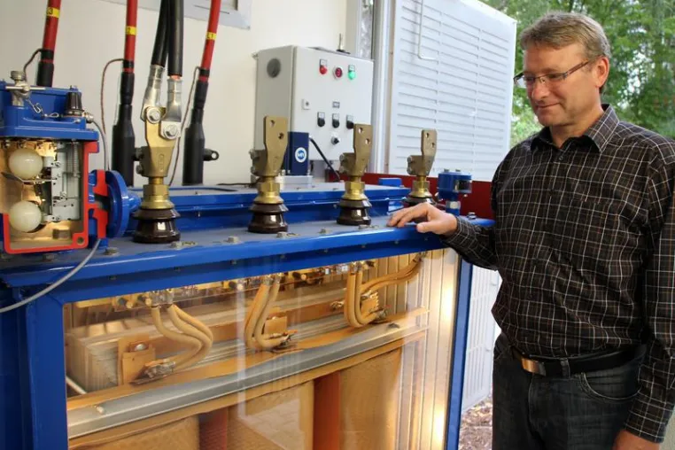 Bayerisch-tschechische Forschung zu umweltverträglichen ölisolierten Transformatoren Bild: Bayerisch-tschechische Forschung zu umweltverträglichen ölisolierten Transformatoren