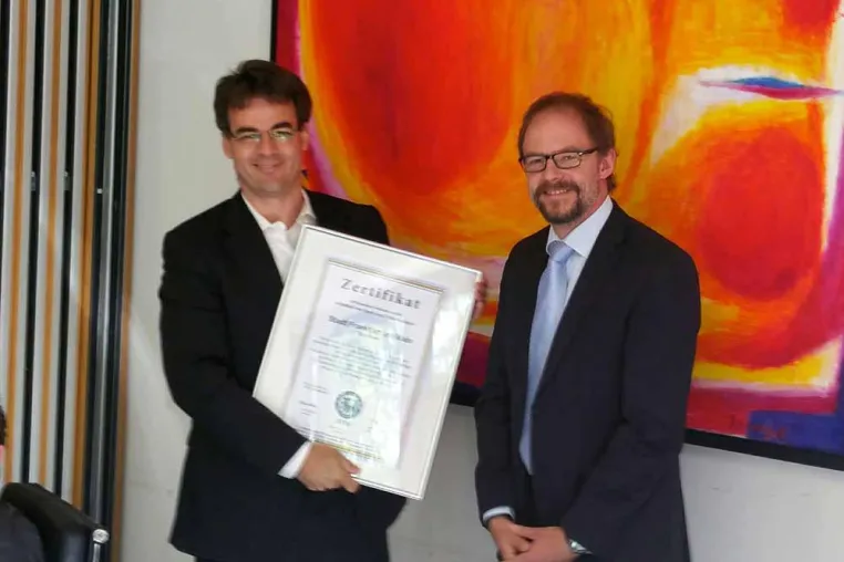 BFGW Ehrenpreis für das Sportamt Frankfurt aM Bild: BFGW Ehrenpreis für das Sportamt Frankfurt aM