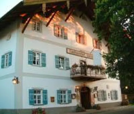 Bild: Tipps fürs Wochenende: Festliches Champagner-Dinner im Chiemgauer Flair Hotel Karner