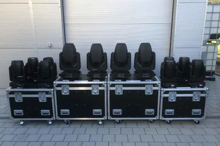 Veranstaltungstechnik Burczyk investiert in kompakte Movinglights von ELATION Bild: Veranstaltungstechnik Burczyk investiert in kompakte Movinglights von ELATION