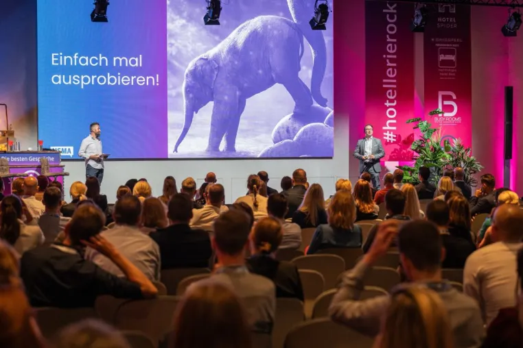 Challenge Accepted - Die Macht der Perspektive: Das Programm des HSMAday 2024 ist veröffentlicht Bild: Challenge Accepted - Die Macht der Perspektive: Das Programm des HSMAday 2024 ist veröffentlicht