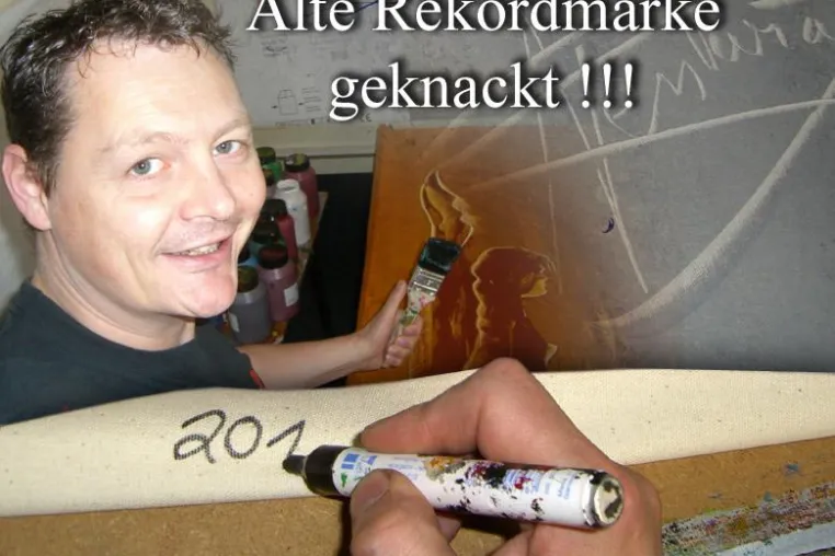 Bild: Künstler Nentwig bricht Kunstweltrekord und malt weiter
