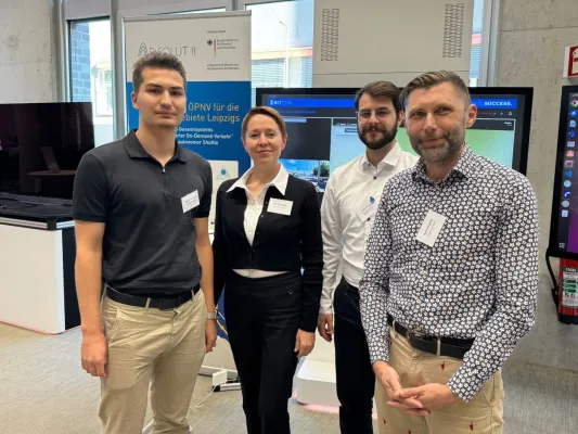 Bild: Autonomes Fahren im ÖPNV: BitCtrl demonstriert eine smarte Softwarelösung beim IKT Demo Day 2025 in Berlin