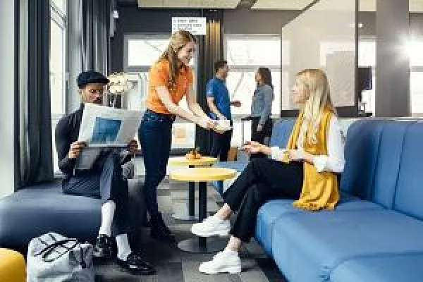 Bild: #FrankfurtDuBistWunderbar - a&o eröffnet zweites Hostel in der Banken- und Finanzmetropole am Main