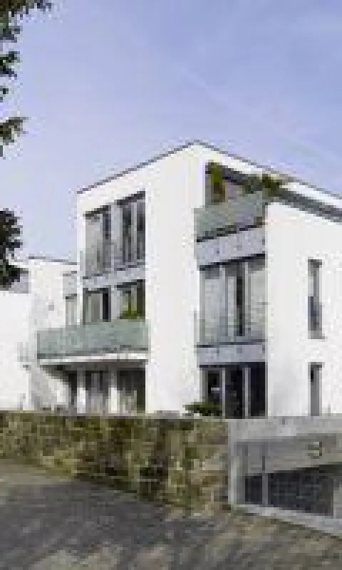 Ein massives Haus aus Ziegelmauerwerk stellt dank seiner Langlebigkeit eine sichere Geldanlage dar (Bild: Unipor, München).
