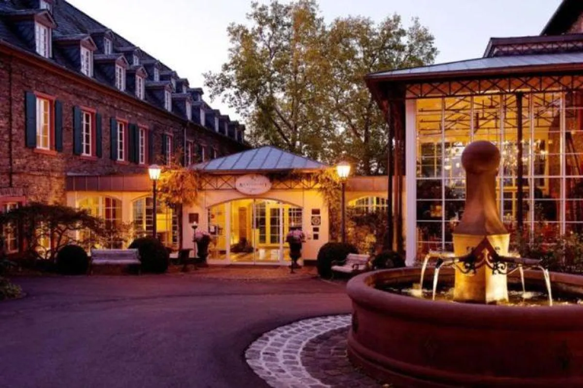 Weinromantikhotel Richtershof Eingang (Fotocredit: Weinromantikhotel Richtershof)