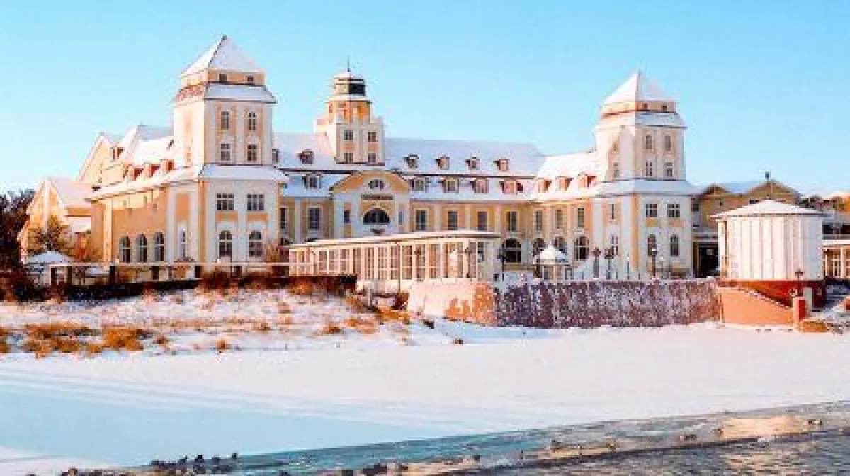 Das Travel Charme Kurhaus Binz im Winter