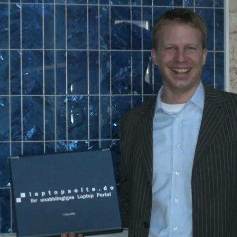 Bild: Laptopseite verdoppelt den Solarinvest im Dezember auf 10 Euro pro Laptop