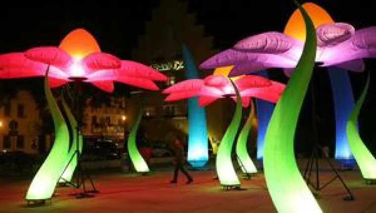 Bild: „Eine Stadt geht in die Luft“ - Amberg erneut für einen Tag Zentrum der Luftkunst