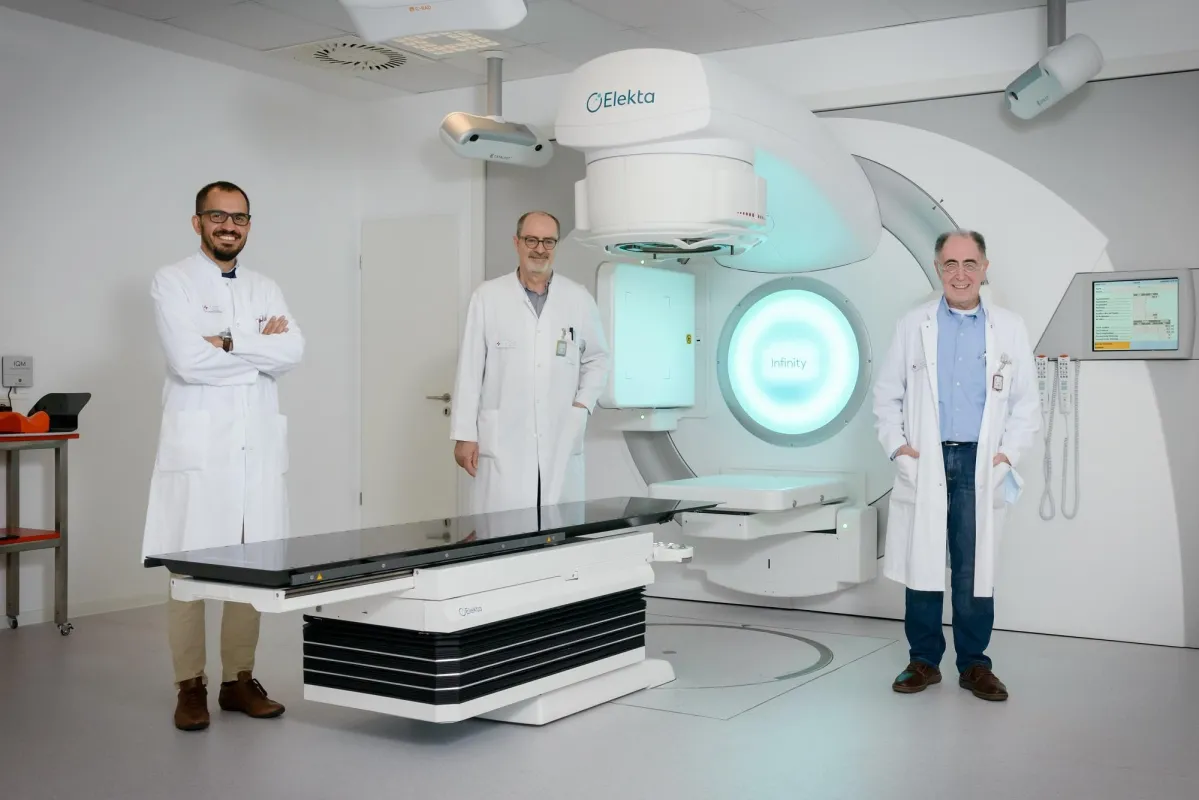 v.l.n.r.: Ltd. Oberarzt Dr. Al Omar, Chefarzt Prof. Dr. Halim Aydin, Medizinphysiker Dr. Demirel