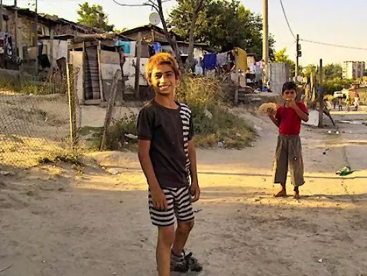 Bild: Mobile Jugendarbeit im Roma-Viertel der bulgarischen Stadt Varna