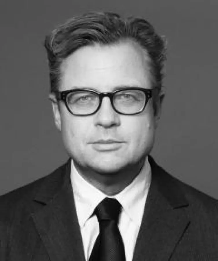 Prof. Dr. Alexander ist geschäftsführender Gesellschafter und CEO der komm.passion GmbH.