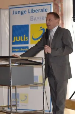 Bild: Junge Liberale Bayern ziehen mit Manfred Krönauer in den Bundestagswahlkampf
