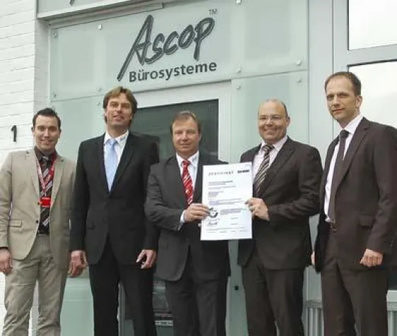 Ascop Bürosysteme erhält TÜV-Zertifikat Bild: Ascop Bürosysteme erhält TÜV-Zertifikat