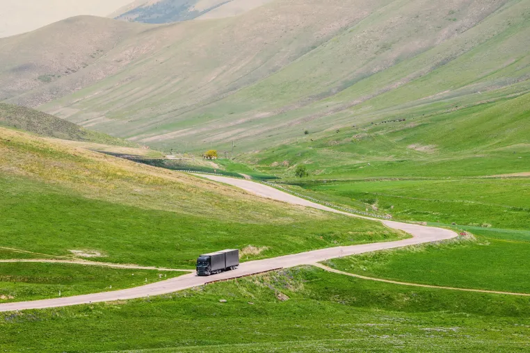 Bild: Auf dem Weg zum Erfolg: Übermaßtransporte nach Turkmenistan meistern
