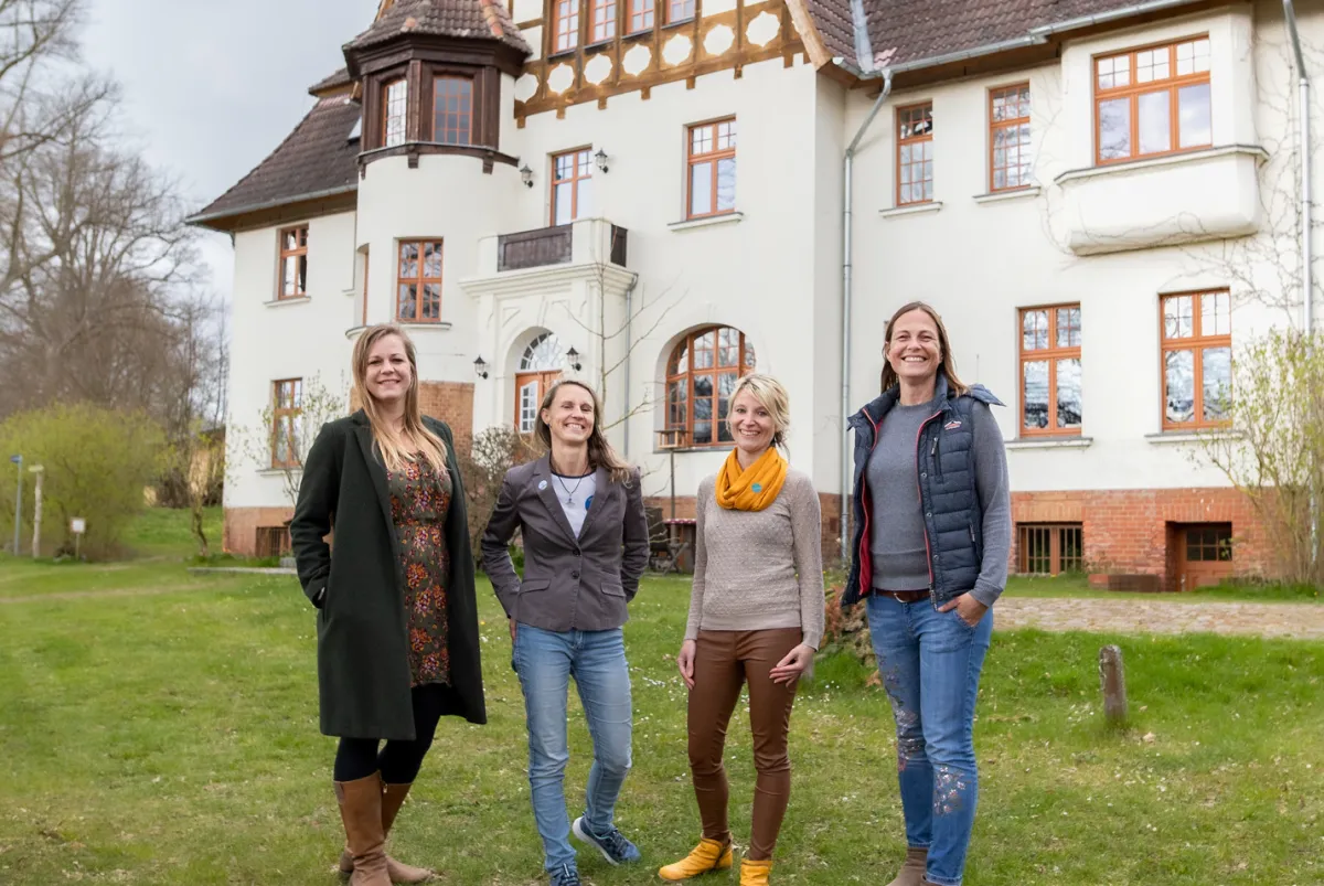 Die Gutshausmaedchen (© Susan Marlen Fotografie im Auftrag der Gutshausmaedchen)
