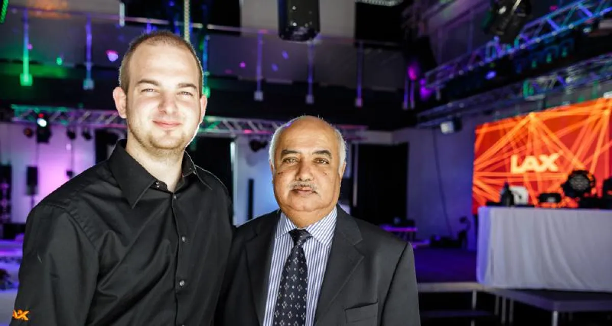 Timon Linke von LAX (links) mit K.M. Malik (Foto: B&K Braun, frei zur Veröffentlichung)
