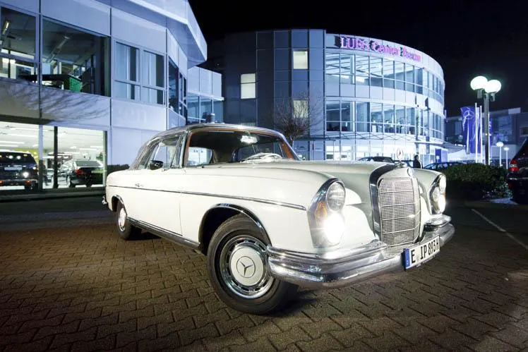 Classic-Joint-Venture: BRABUS und LUEG präsentieren auf der TECHNO-CLASSICA 2011 ihr gebündeltes Know-how Bild: Classic-Joint-Venture: BRABUS und LUEG präsentieren auf der TECHNO-CLASSICA 2011 ihr gebündeltes Know-how