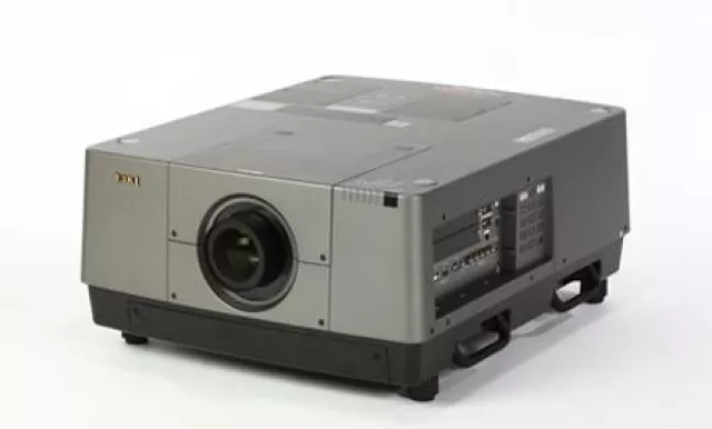 Bild: EIKI LC-HDT2000: HIGH-END GENUSS-EIKIs PROFI PROJEKTOR MIT 2K-FULL-HD-AUFLÖSUNG