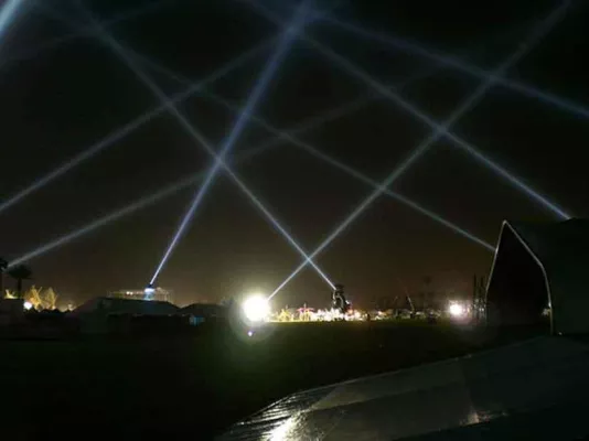 Bild: A&O Technology America bestückte Festivals mit FALCON® Searchlights