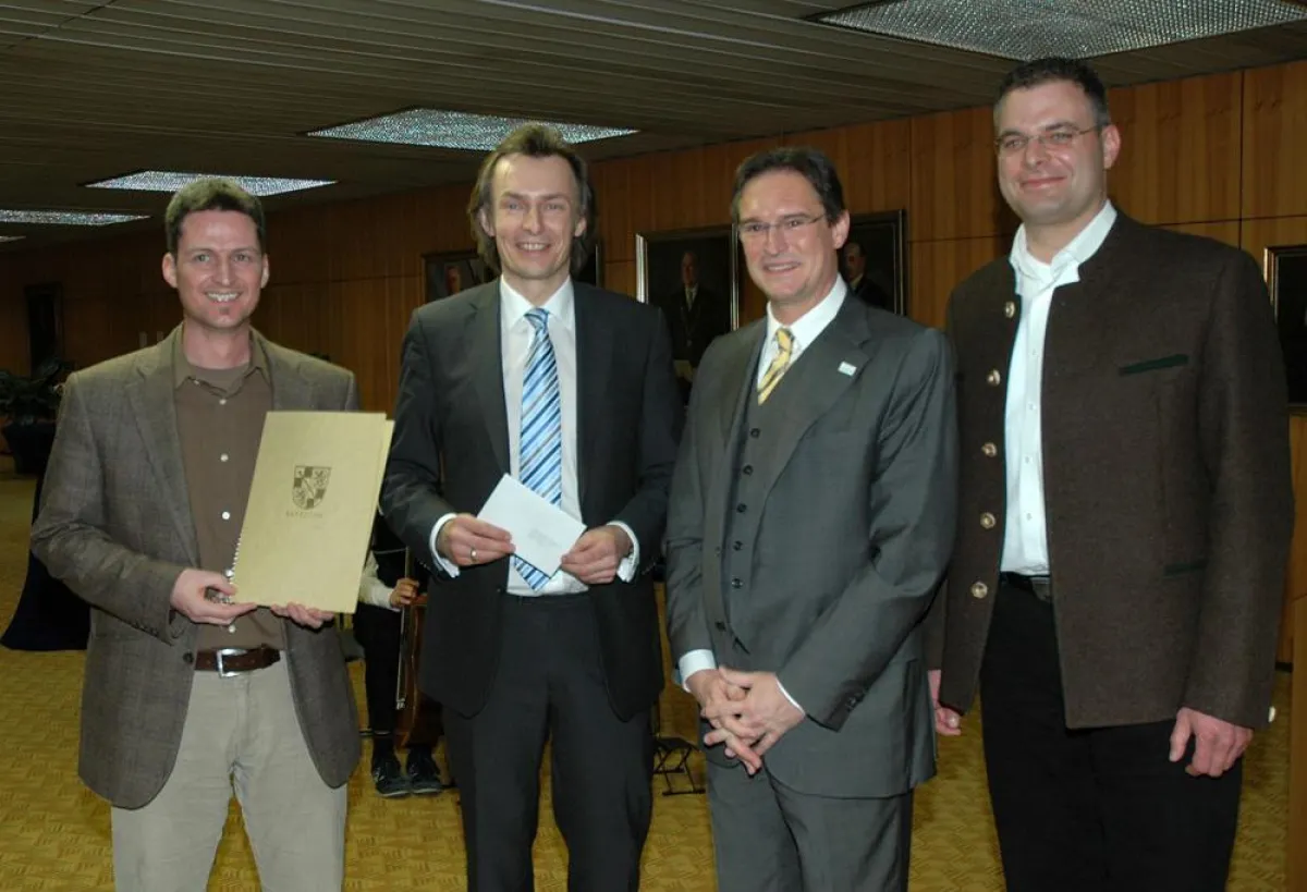 Mit dem Umwelt- und Naturschutzpreis der Stadt Bayreuth zeichnete Oberbürgermeister Dr. Michael Hohl (dritter von links) die Braue