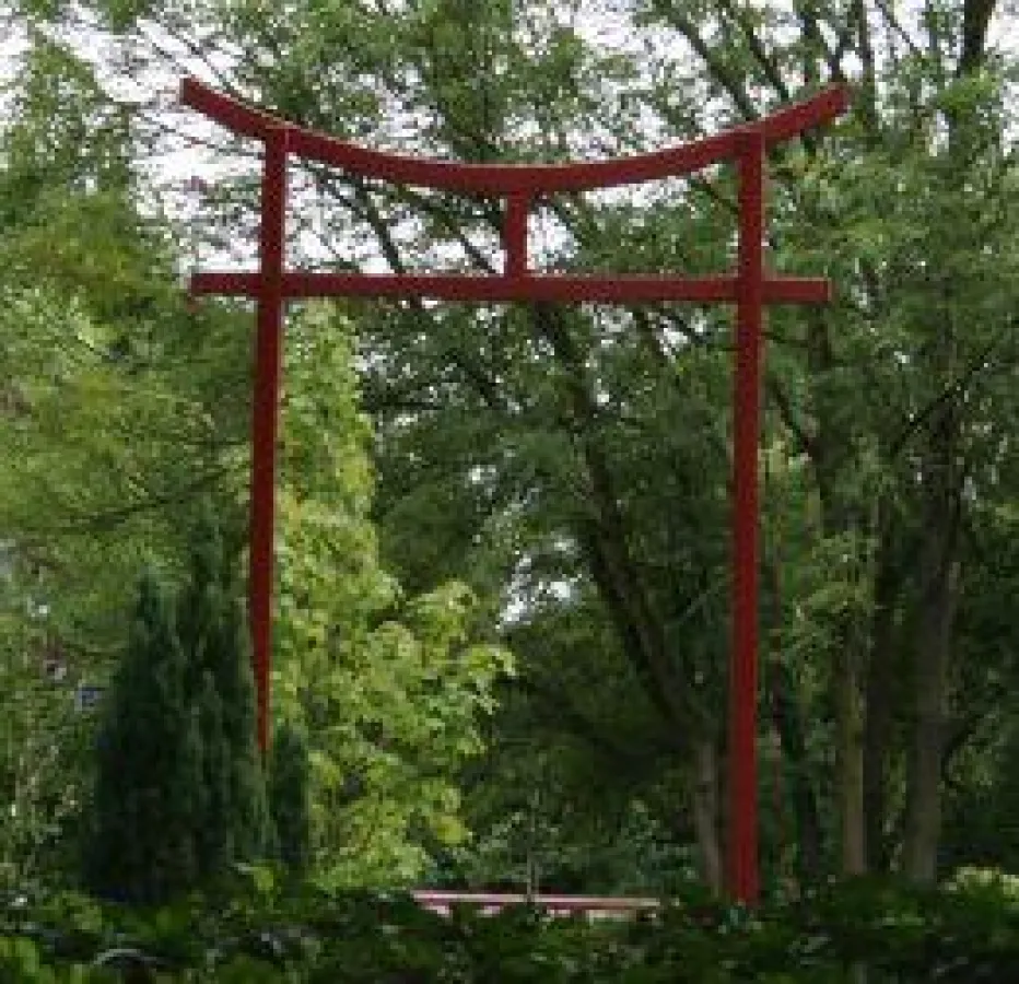 Tori, das neue Tor im garten der Wu Wei