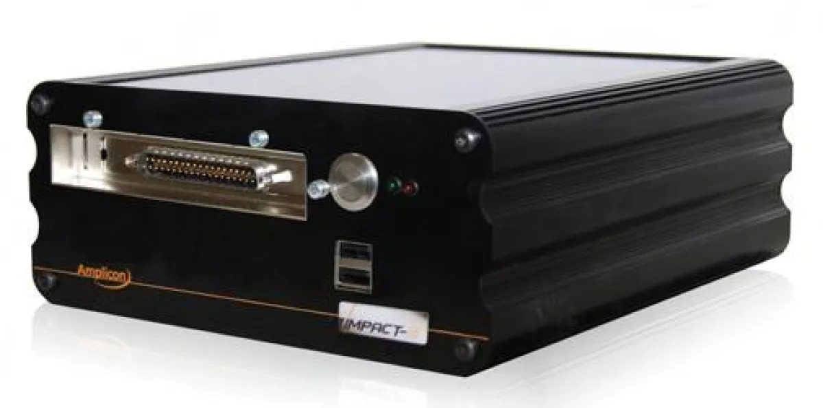 Embedded-PC mit integrierten CF- und PCIe-Steckplatz