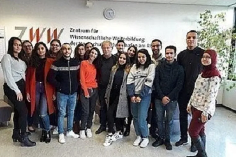 Bild: Webinar zu berufsbegleitenden MBA-Fernstudiengängen