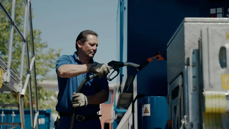 Ein Jahr HVO100 im Praxiseinsatz: Schwarze ASC zieht Bilanz in der Kran- und Schwerlastbranche Bild: Ein Jahr HVO100 im Praxiseinsatz: Schwarze ASC zieht Bilanz in der Kran- und Schwerlastbranche