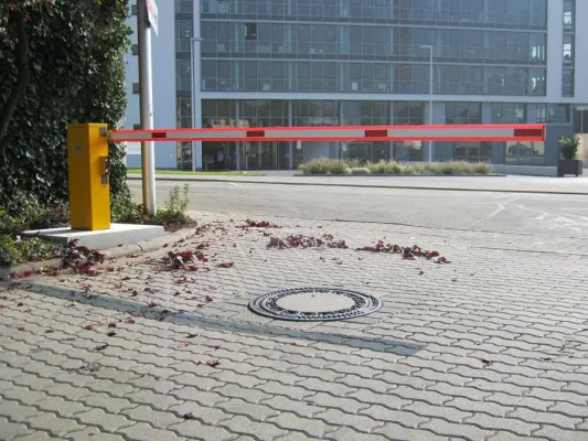 Rumatek installiert automatische Schranke ohne Fundament-Arbeiten bei der Fa. Zirec in Bensheim Bild: Rumatek installiert automatische Schranke ohne Fundament-Arbeiten bei der Fa. Zirec in Bensheim