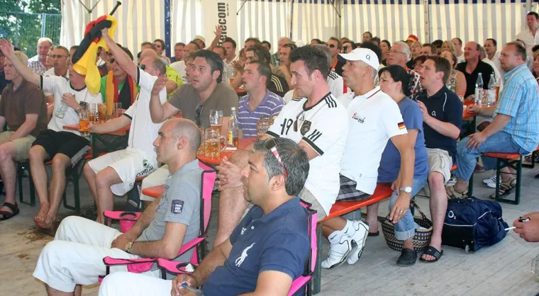 Bild: Epsilon Soccer Turnier 2010: Vom Schreibtisch ins Spielfeld