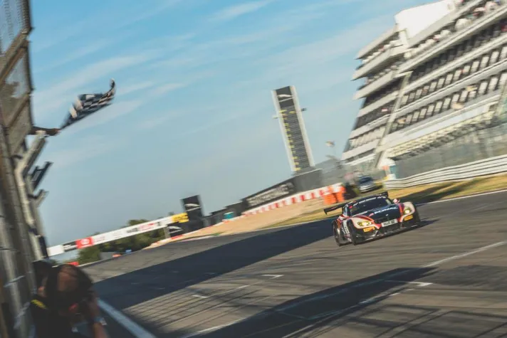 Alex Lambertz: Gesamtplatz 7 beim Jahreshighlight der VLN Bild: Alex Lambertz: Gesamtplatz 7 beim Jahreshighlight der VLN