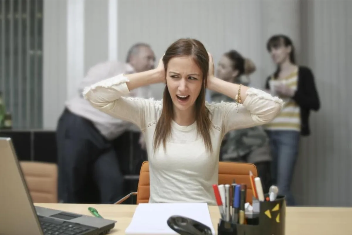 BComplete: Tipps gegen Lärm im Büro.