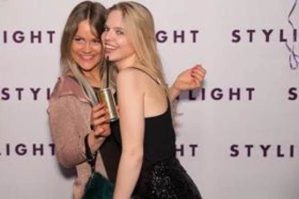STYLIGHT präsentiert mit RICH seinen brandneuen Werbespot im berühmten P1 Bild: STYLIGHT präsentiert mit RICH seinen brandneuen Werbespot im berühmten P1