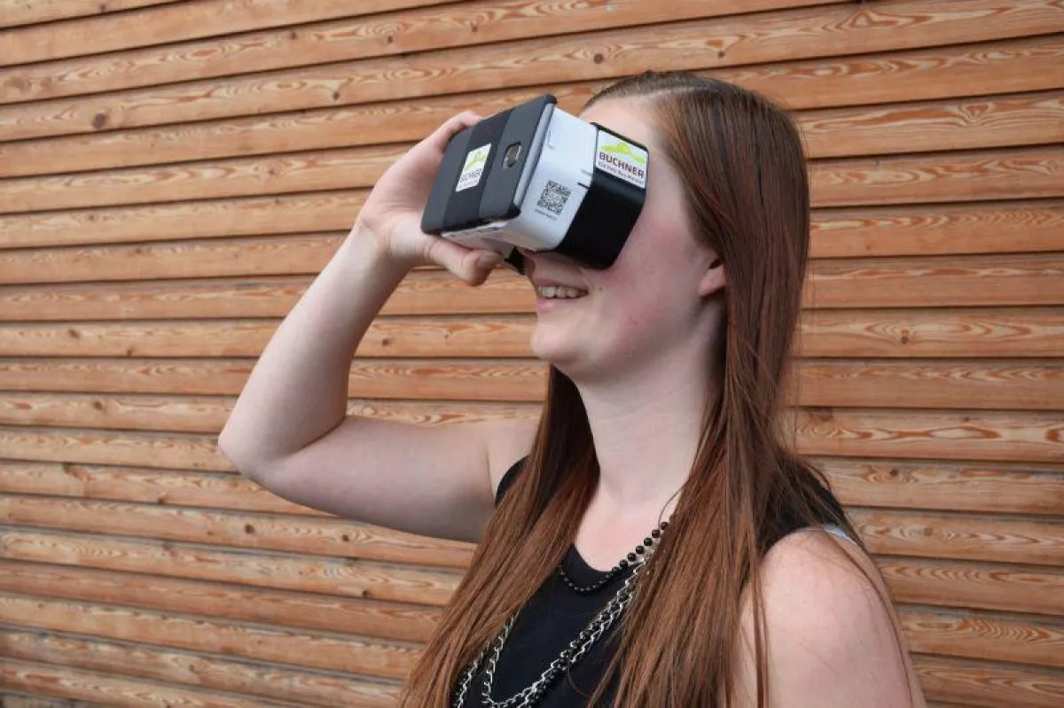 Buchner Holzbaumeister bietet Kunden den virtuellen Rundgang im künftigen Haus an.