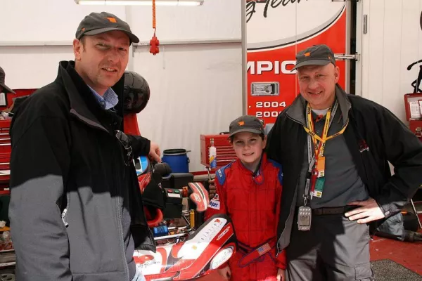 Bild: Unternehmensberatung maihiro fördert 9-jährigen Kart-Nachwuchsfahrer