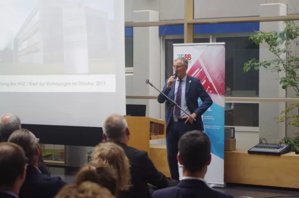 Bild: Andere Hochschulen schrumpfen, das Herman Hollerith Zentrum in Böblingen wächst. Ein grandioser Erfolg